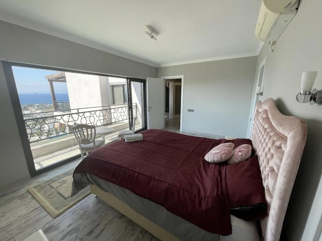 Bodrum - 5 Bedrooms “Sunset Villa”, With Infinity Heated Swimming Pool Turgutreis